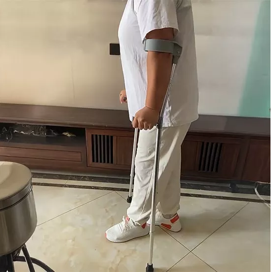 استمتع بحياة أسهل مع عكاز: دليل كامل من قبل Brother Medical